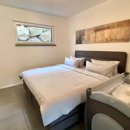 Apartman Number 8