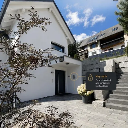 Apartman Number 8