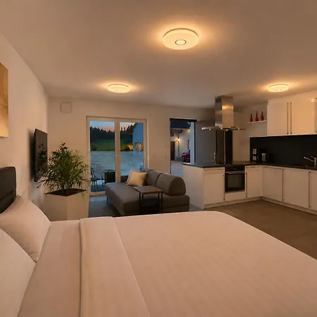 Apartman Number 8